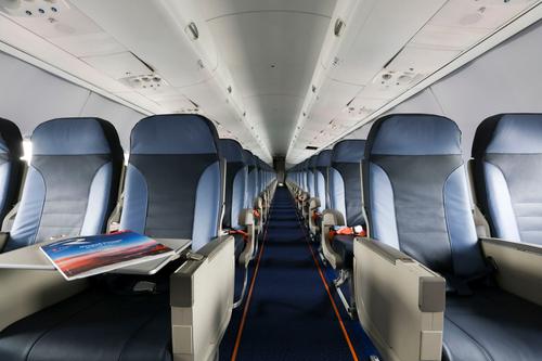 OAK aumentó la capacidad de los aviones SSJ-100 gracias a la nueva configuración de 100 asientos
