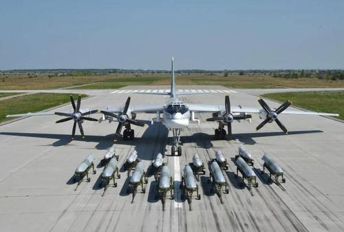 Арсенал бомбардировщиков-ракетоносцев Ту-95