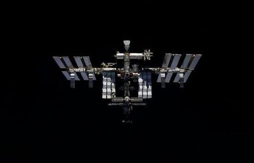 Утечка устранена: Роскосмос завершил герметизацию переходной камеры модуля «Звезда» на МКС