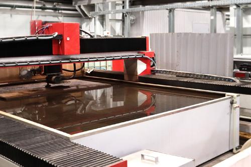Cuts titanium up to 150 mm thick with sand and water: new machine launched at the Kalashnikov plant
