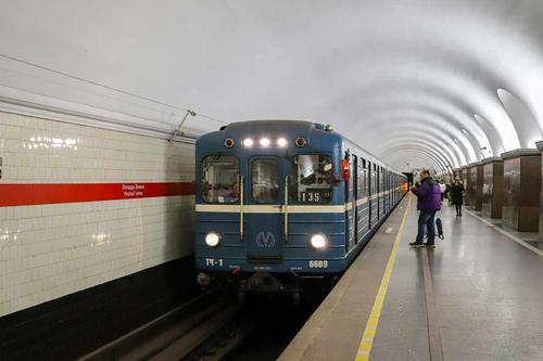 «Метровагонмаш» обновляет вагонный парк Новосибирского метрополитена: к отправке готовится первый состав модели 81-725.3/726.3/727.3