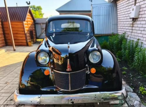 "Moskvich-401"