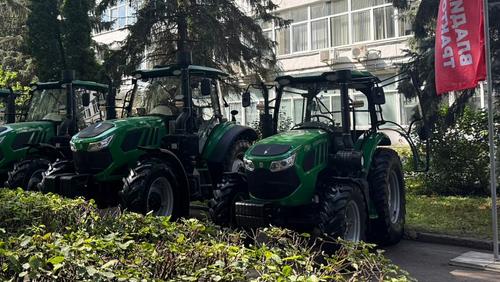 Agroapollo tractor