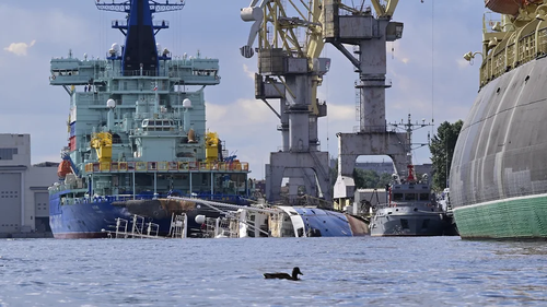 Морской буксир «Капитан Ушаков» затонул у причала Балтийского завода