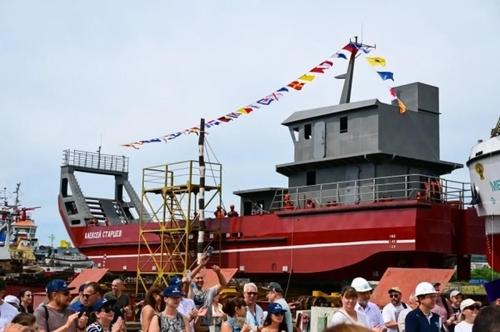 Грузопассажирское судно «Алексей Старцев»