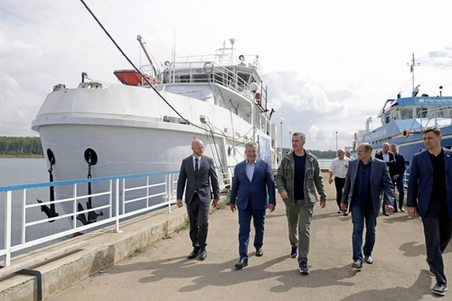 Ход строительства научно-исследовательского судна «Викентий Зайцев» осмотрел вице-премьер Дмитрий Патрушев