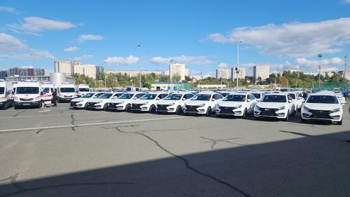 Lada Aura