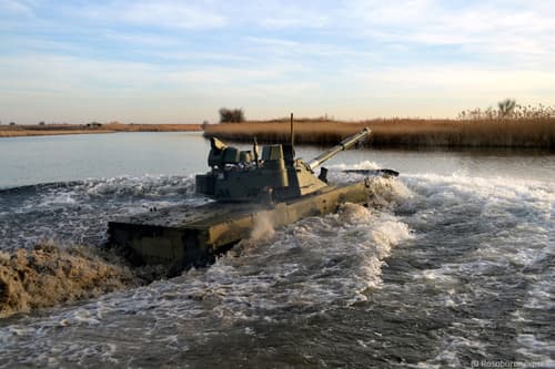 Al fondo y de regreso: los tanques T-72B3 son capaces de circular bajo el agua a una profundidad de hasta 5 metros