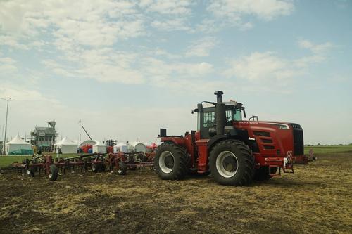 Rostselmash 2405 tractor