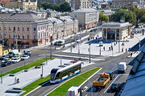 First Tram Line Without Overhead Contact System Opens in Moscow