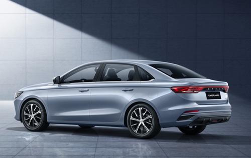 Geely отзывает около 18 тысяч седанов Emgrand в России из-за проблем с топливным баком