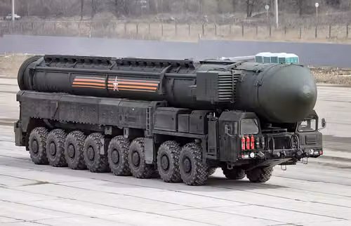 Самоходная пусковая установка (СПУ) 15У175М комплекса РС-24 «Ярс»