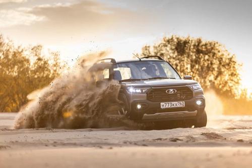 Lada Niva Travel