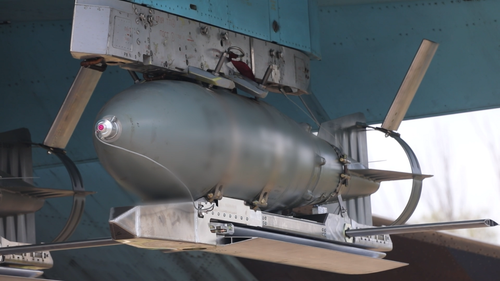 ФАБ-500Т с модулем УМПК под крылом Су-34
