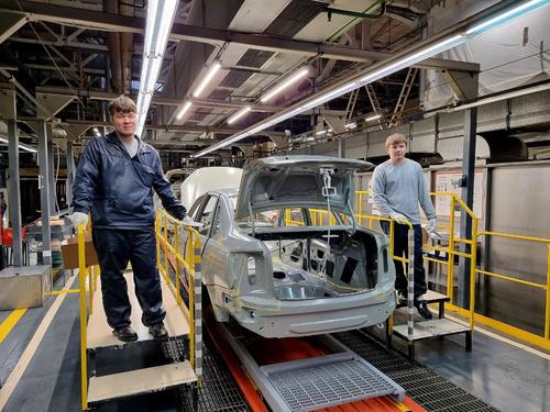 АвтоВАЗ обещает вернуться к пятидневной рабочей неделе с января 2026 года