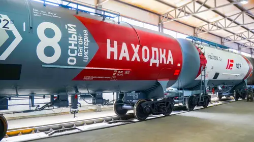 Eight-axle tank car model 15-1271 "Nakhodka"