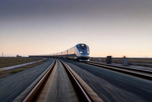 No esperan el tren, lo construyen: el Tren de Alta Velocidad Moscú-San Petersburgo está ganando velocidad