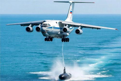 Десантируемый с Ил-76 автономный аппарат для спасения экипажа аварийной подлодки разработали в РФ