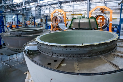 En la sección de producción de carenados frontales de motores PD-8 y PD-14 del Centro de Especialización para la Fabricación de Góndolas de Motor de VASO