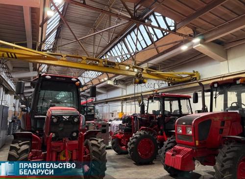 Tractores en la planta de MTZ