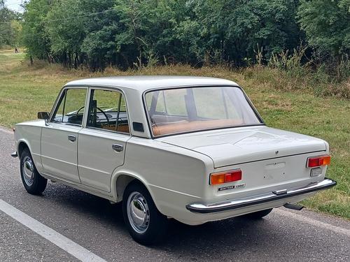 VAZ-21011
