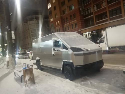 «Russo-Balt» in Cybertruck style