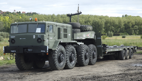 MAZ-537