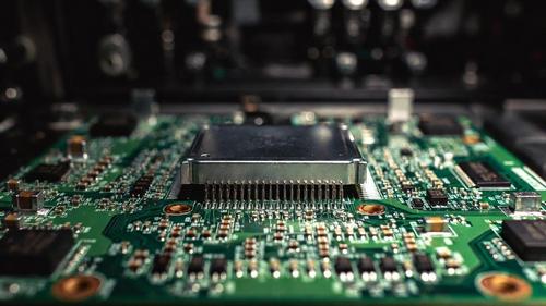 No one will make domestic chips for military electronics: the construction of the "Karat" microchip factory was buried