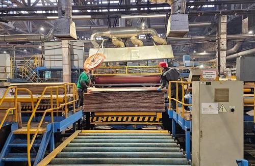 New machine for giant plywood production at SVEZA