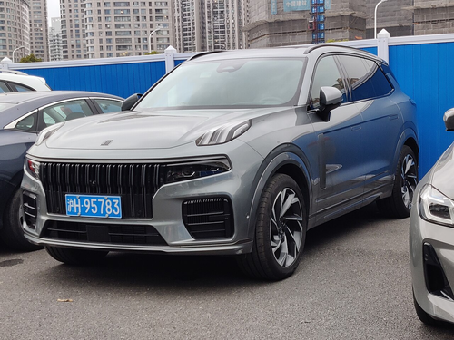Lynk &amp; Co 09