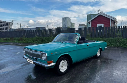 "Police only stop it to take pictures": a "Volga Havana" convertible with a GAZelle engine has surfaced for sale