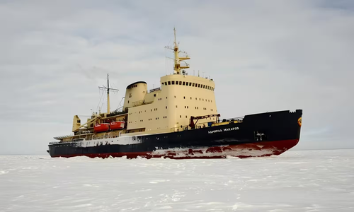 icebreaker Admiral Makarov