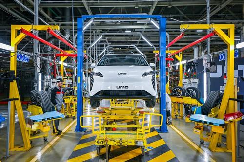 Nombran la novedad más esperada del mercado automotriz ruso: no es ni el "Volga" ni el "Moskvich"