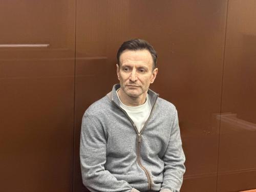 Borís Podolski en la sala del tribunal