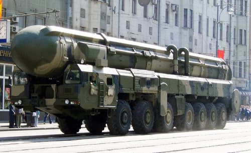Mobile ground complex RT-2PM "Topol"