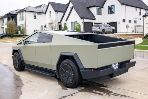 Tesla Cybertruck Long Range RWD