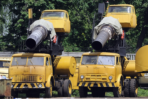 Термообдувочные машины на базе МАЗ-5335 (слева) и МАЗ-500А