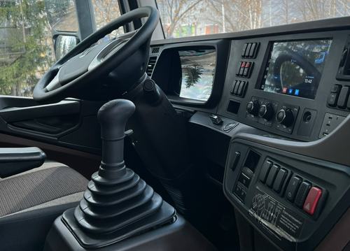 КамАЗ-65951