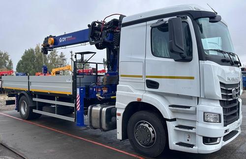 KamAZ-53251 con instalación de grúa-manipulador