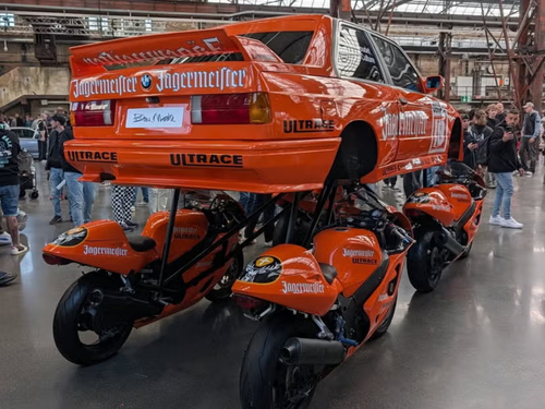 BMW E30 M3 sobre Suzuki GSX-R