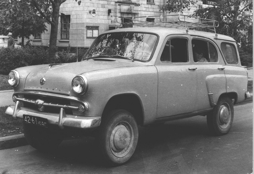 "Moskvich-411"
