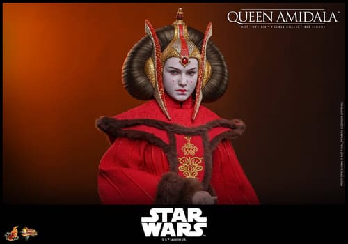 Images are property of Lucasfilm and Hot Toys