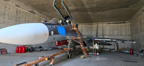 Су-30СМ в новом железобетонном укрытии