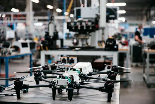 Las empresas rusas pueden producir más de 15 mil drones FPV al día, según Manturov