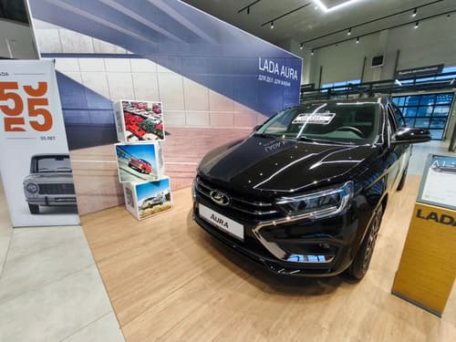 Lada Aura