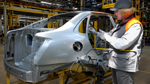 Control ultrasónico de puntos de soldadura en un automóvil Lada