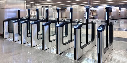 Los torniquetes de producción capitalina comenzaron a funcionar en la estación de metro "Delovoy Tsentr"