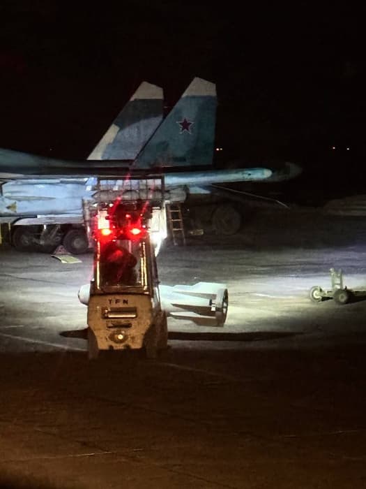 Loading FAB-1500 onto Su-34