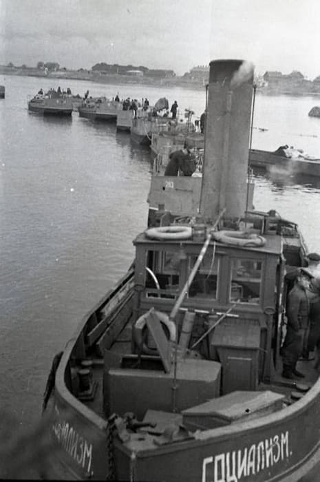 Тендер-плашкоут, архивное фото