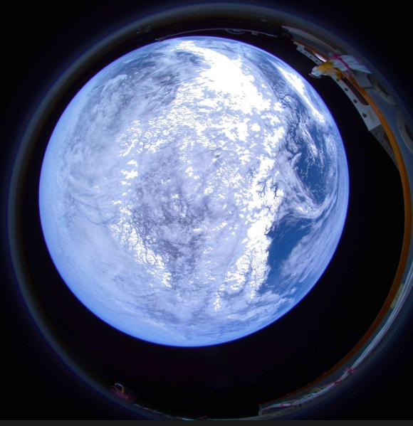 ИИ вышел на орбиту: стартап DPhi Space протестировал обработку спутниковых снимков прямо в космосе Обработка данных с ИИ на спутнике DPhi Space